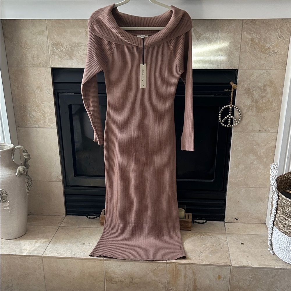 Ribbed knit off shoulder midi dress